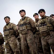 Soldaten bei einer feierlichen Ehrung